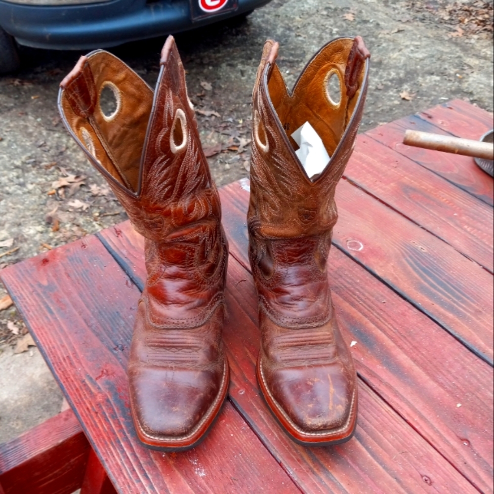 Men's Ariat Cowboy Boots 10.5